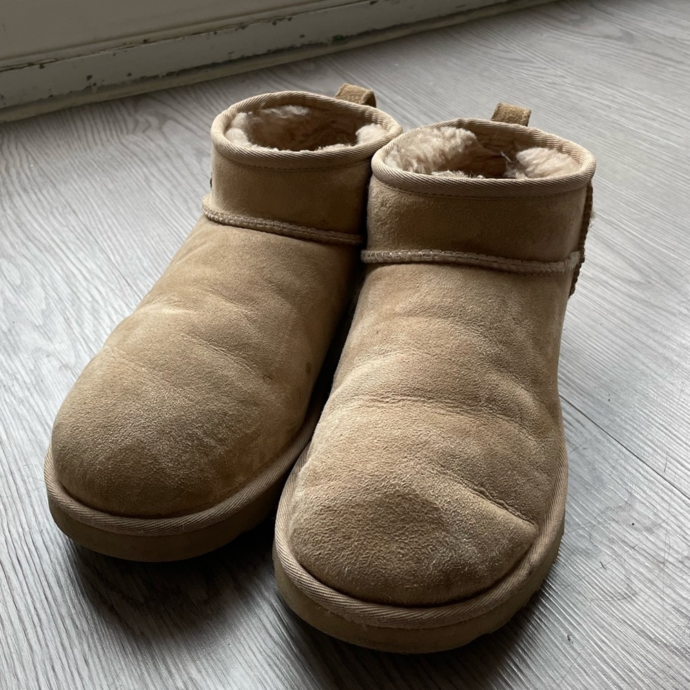 UGG Minis Size 10